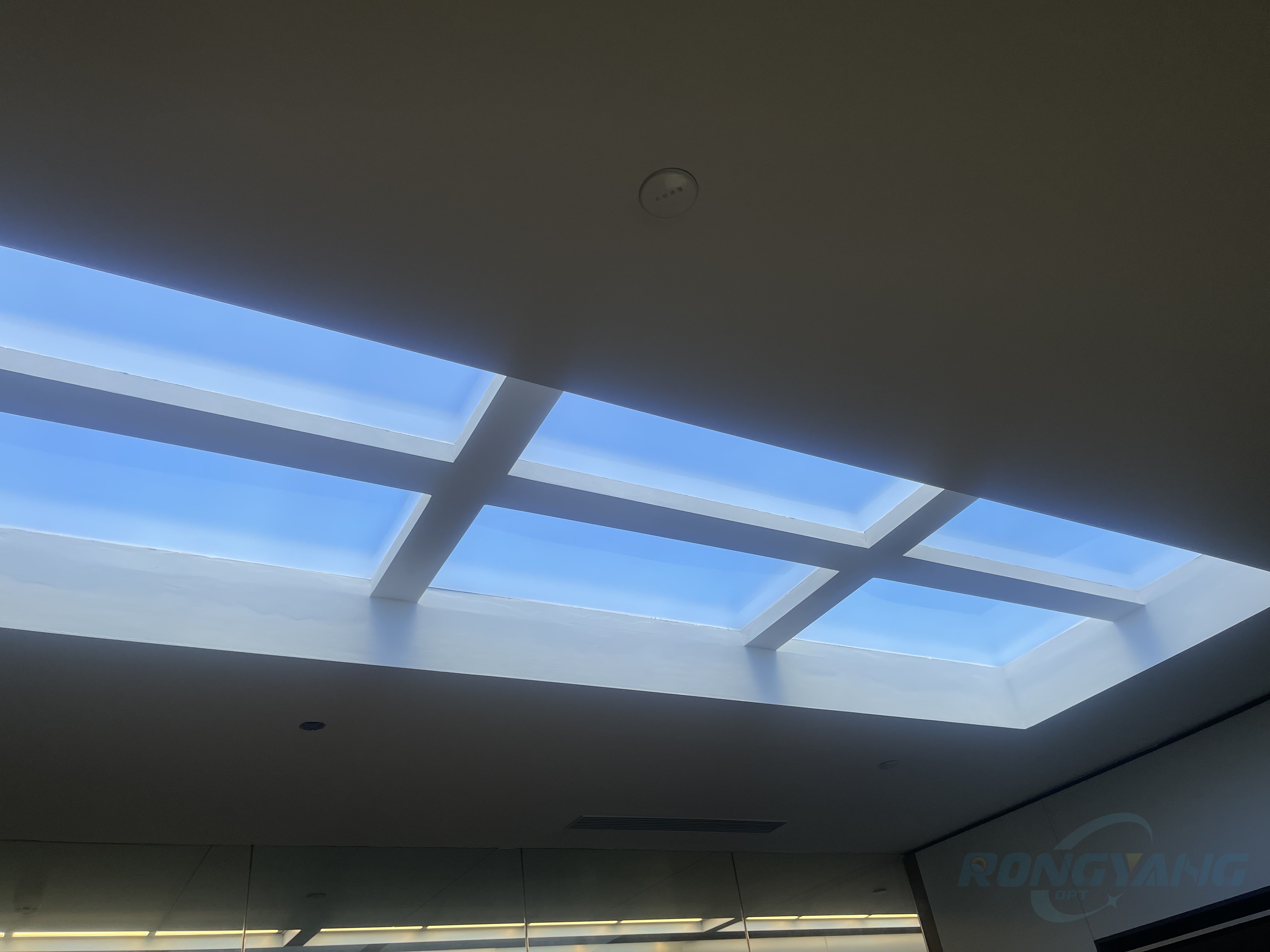 Últimos blogs de la empresa sobre Las claraboyas artificiales en el diseño arquitectónico moderno