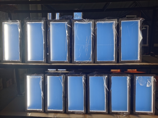Panel de claraboya LED de 150W para área de 8-12 metros cuadrados con rango de temperatura de color y alto flujo luminoso