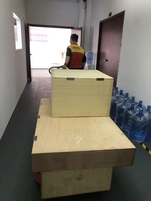 El falso panel Tuya Alexa Control del cielo azul de la nube de los tragaluces LED de la falsificación artificial de la luz del día