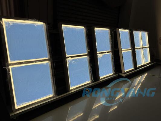 Luz de ventana falsa incorporada con RA95 CRI y color ajustable de 2100-7500K para una vida útil de 50,000h
