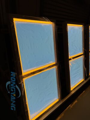 Iluminación circadiana Panel de claraboya falso con RA ajustable de brillo y color > 95 CRI y vida útil de 50,000h para oficinas y espacios comerciales